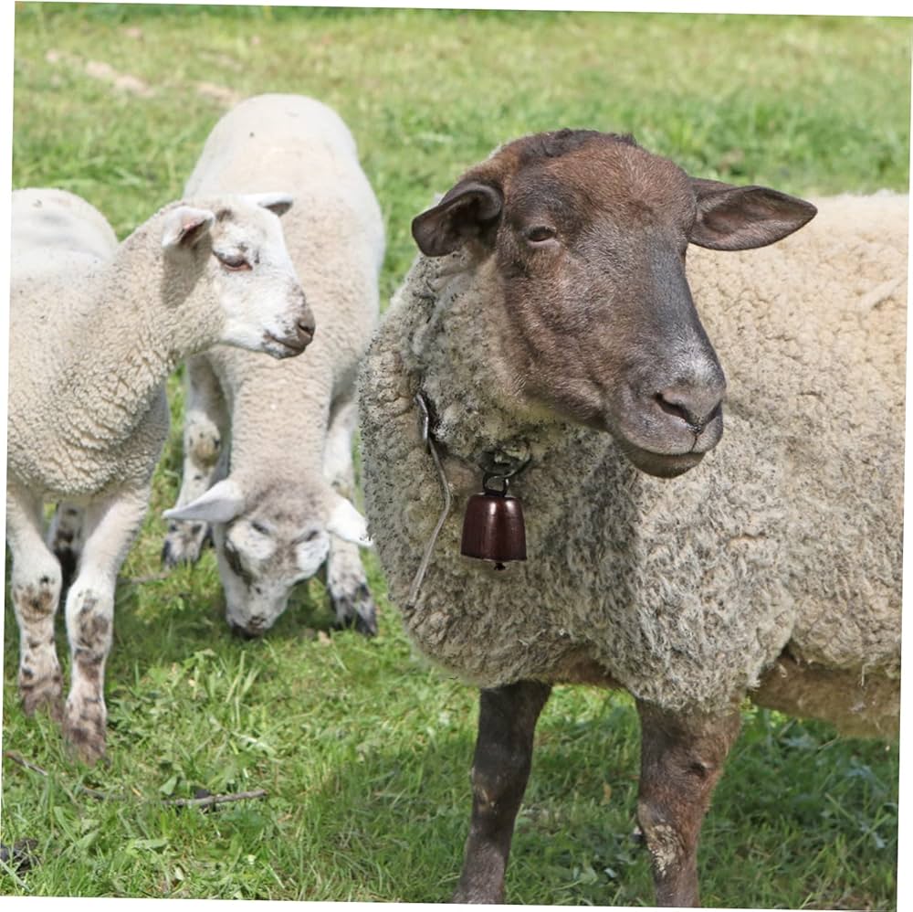 プップ さま】* antique sheep ✵ * 鈴をつけた小さな 羊さん